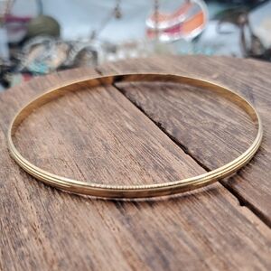 Classic Thin Gold Tone Bangle Bracelet B3436